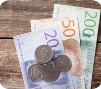 Svag krona = dyrare utlandssemester. 43 % dyrare dollar på 7 år.
