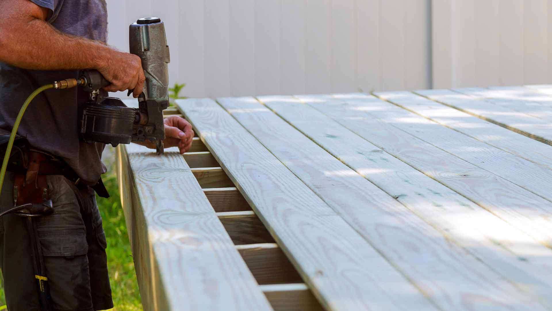 Byggt altan eller renoverat i sommar? Då kan du kanske även sänka din bolånekostnad